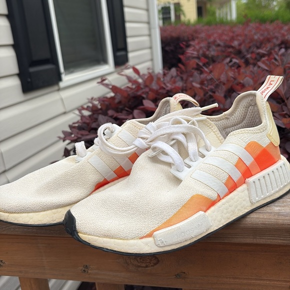 Adidas Originals NMD R1 Sneakers in Cloud White/Solar Red - Picture 1 of 5